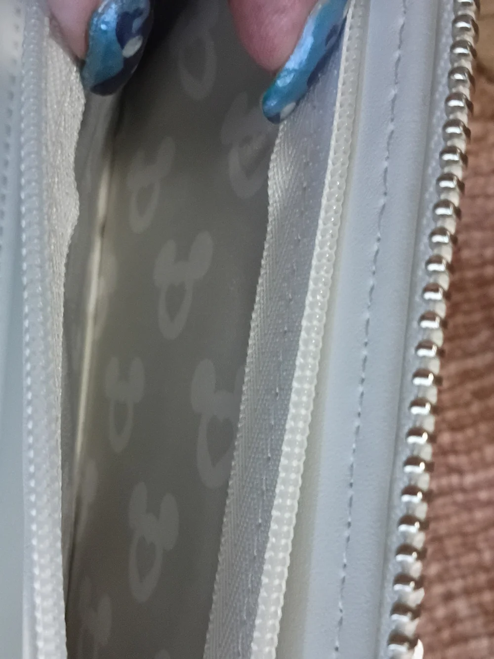 Disney Loungefly White Ears Bow Sequin Zip Leather And Sequin Wallet